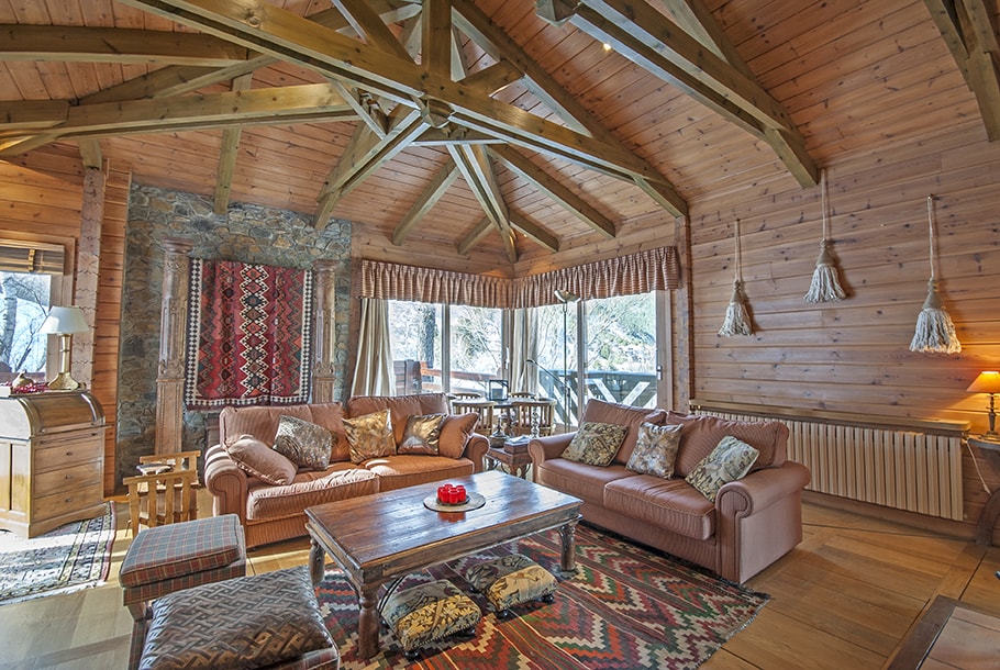 Уютные дома в стиле «рустик» с неповторимыми видами, для любителей гор.
