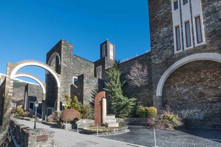 Santuaire de Nostra Senyora de Meritxell meritxell canillo Andorre