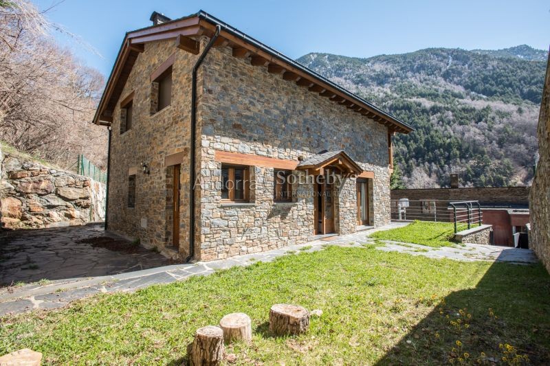 living in El Serrat, houses for sale real estate agency in el serrat andorra